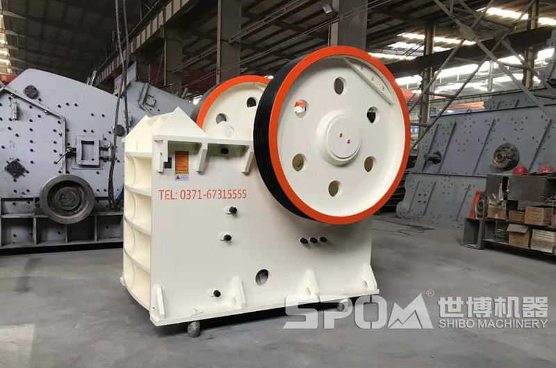 顎式破碎機(jī)，打鵝卵石機(jī)器